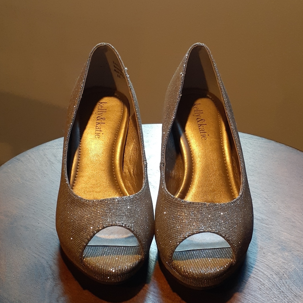 Kelly Katie Peep Toe Tibalt Metallic Silver Heels